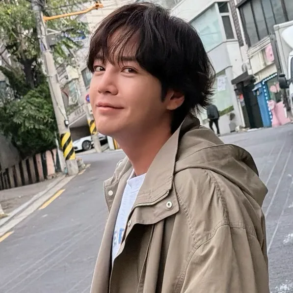Behind-the-scenes cut of Jang Geunsuk