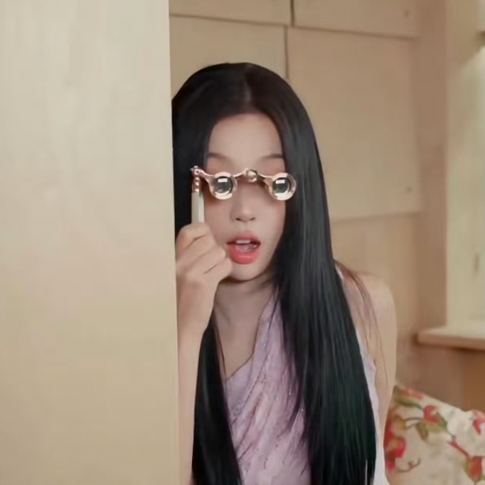 Behind-the-scenes cut of Esther Yu