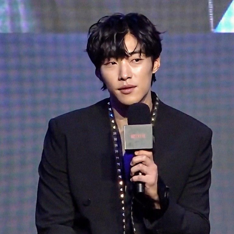 Behind-the-scenes cut of Woo Dohwan