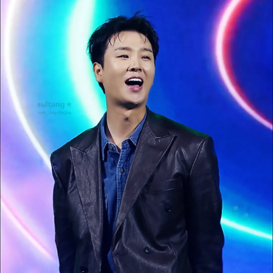A moment captured by a fan of Song Minjun