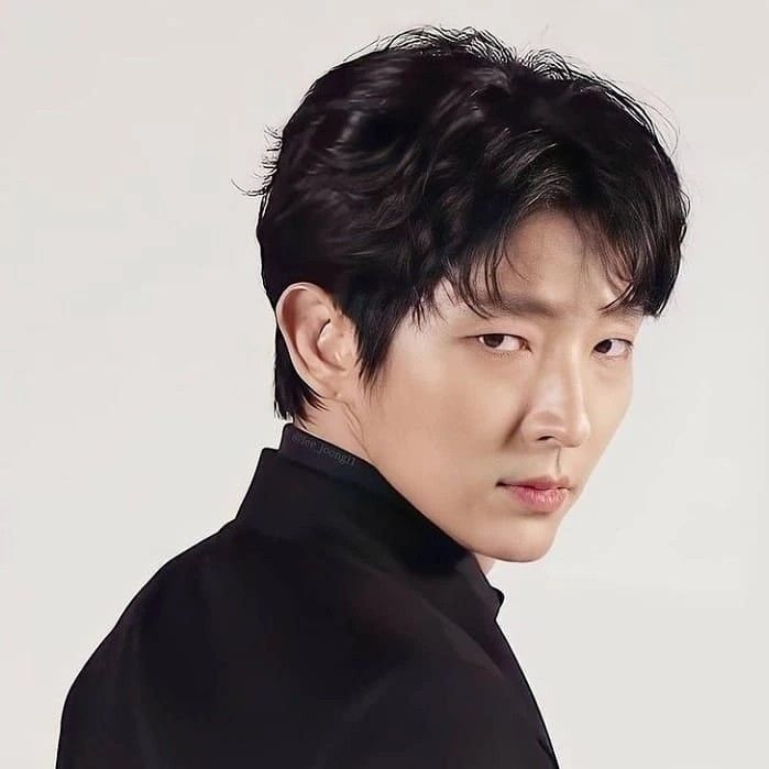 Latest photo of Lee Joongi