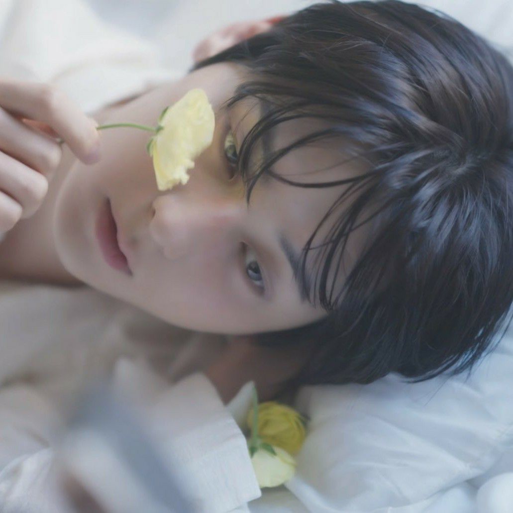 Behind-the-scenes cut of Hwang Minhyun