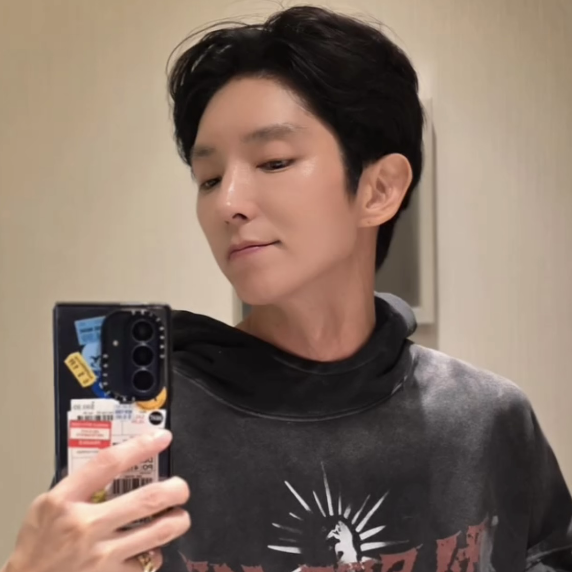 Behind-the-scenes cut of Lee Joongi