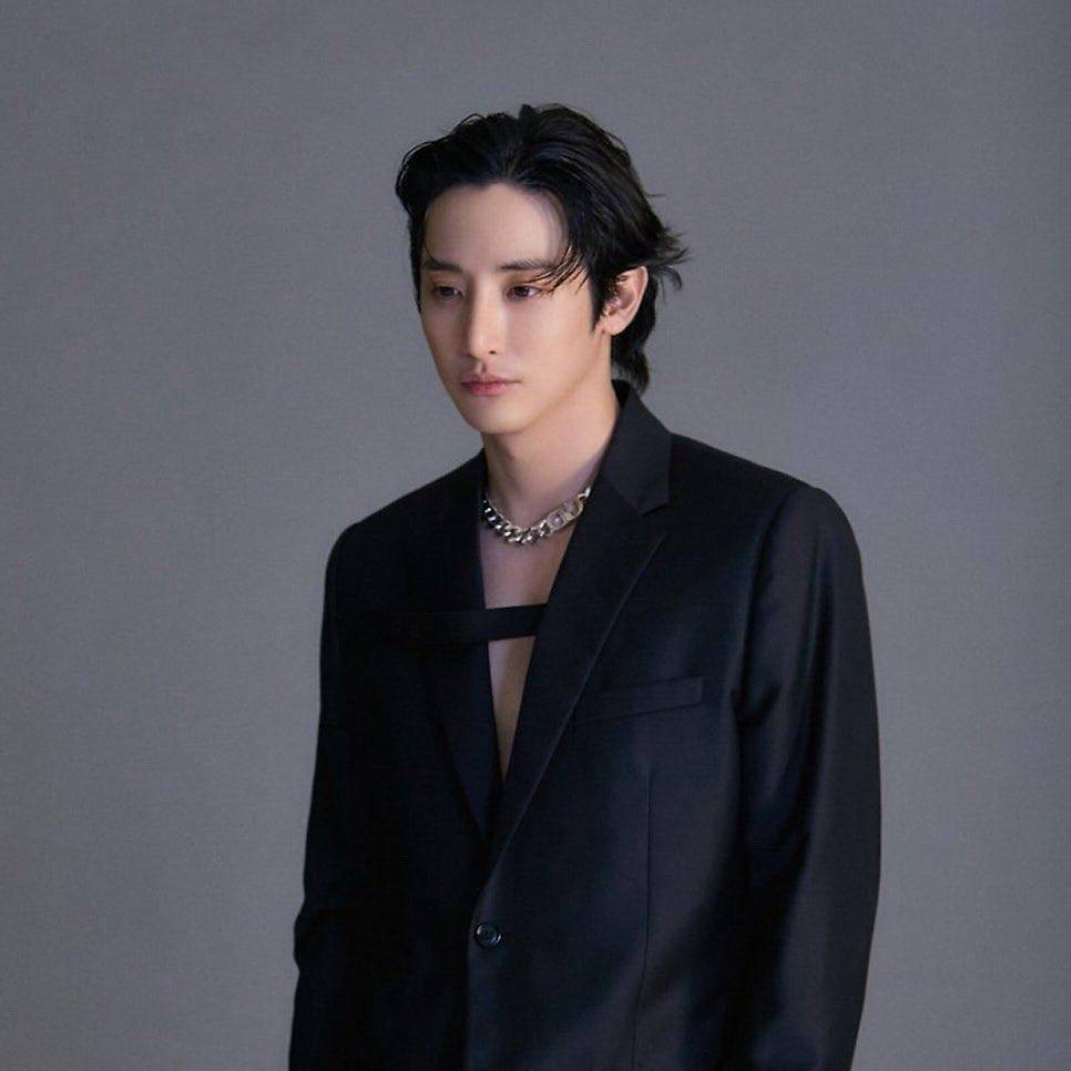 Behind-the-scenes cut of Lee Soohyuk