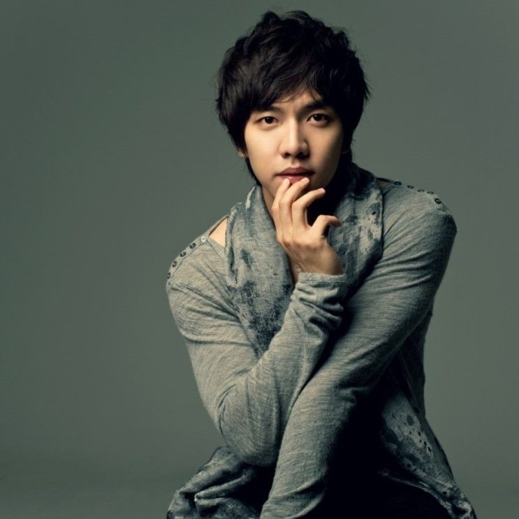 Recent activity shot of Lee Seunggi