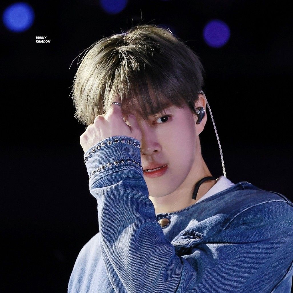 Behind-the-scenes cut of Suho