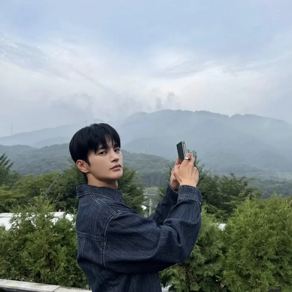 A moment captured by a fan of Seo Inguk