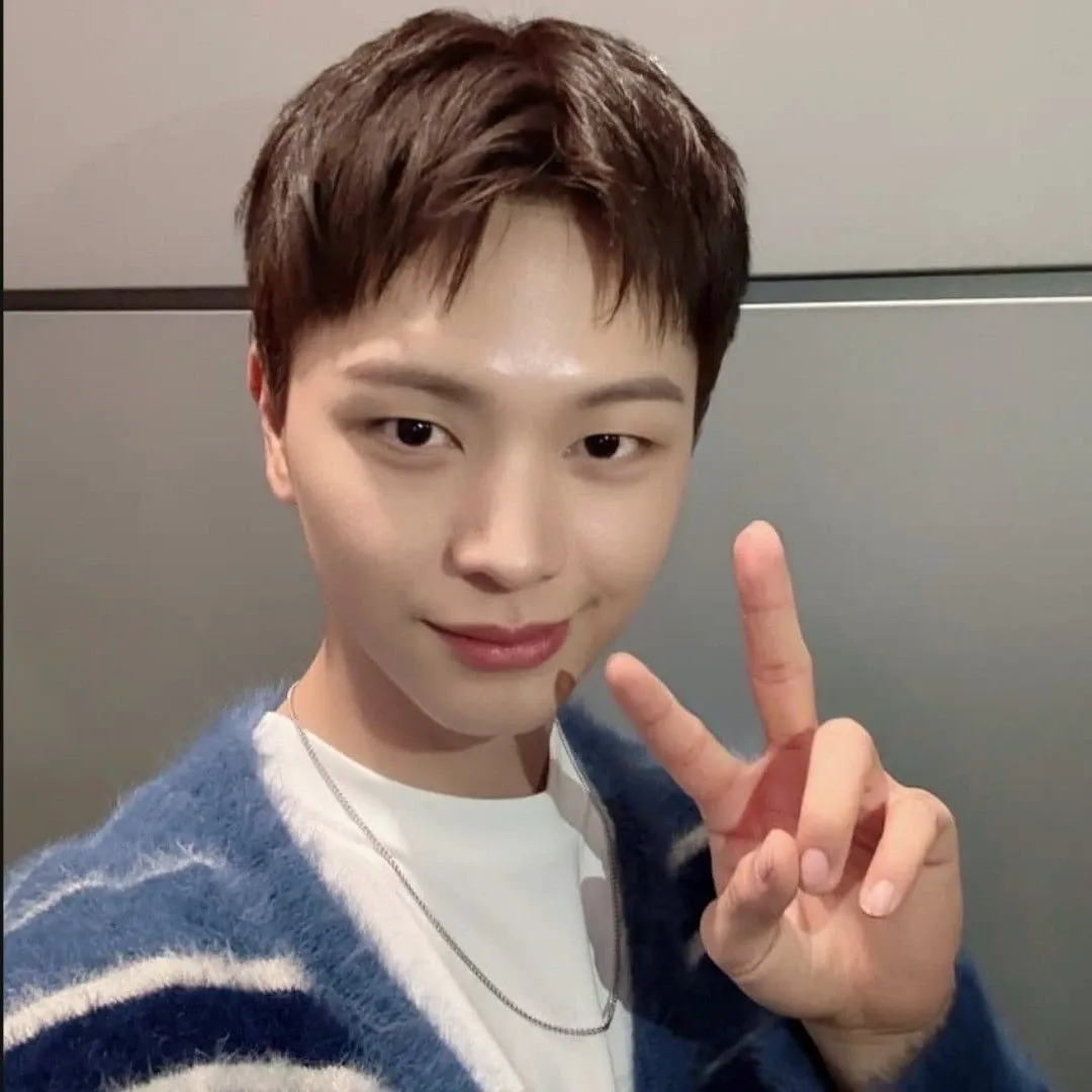 Behind-the-scenes cut of Yook Sungjae