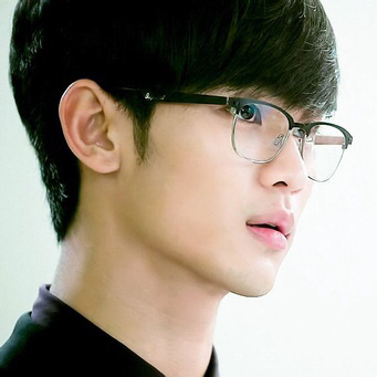 Foto kegiatan terbaru dari Kim Soohyun