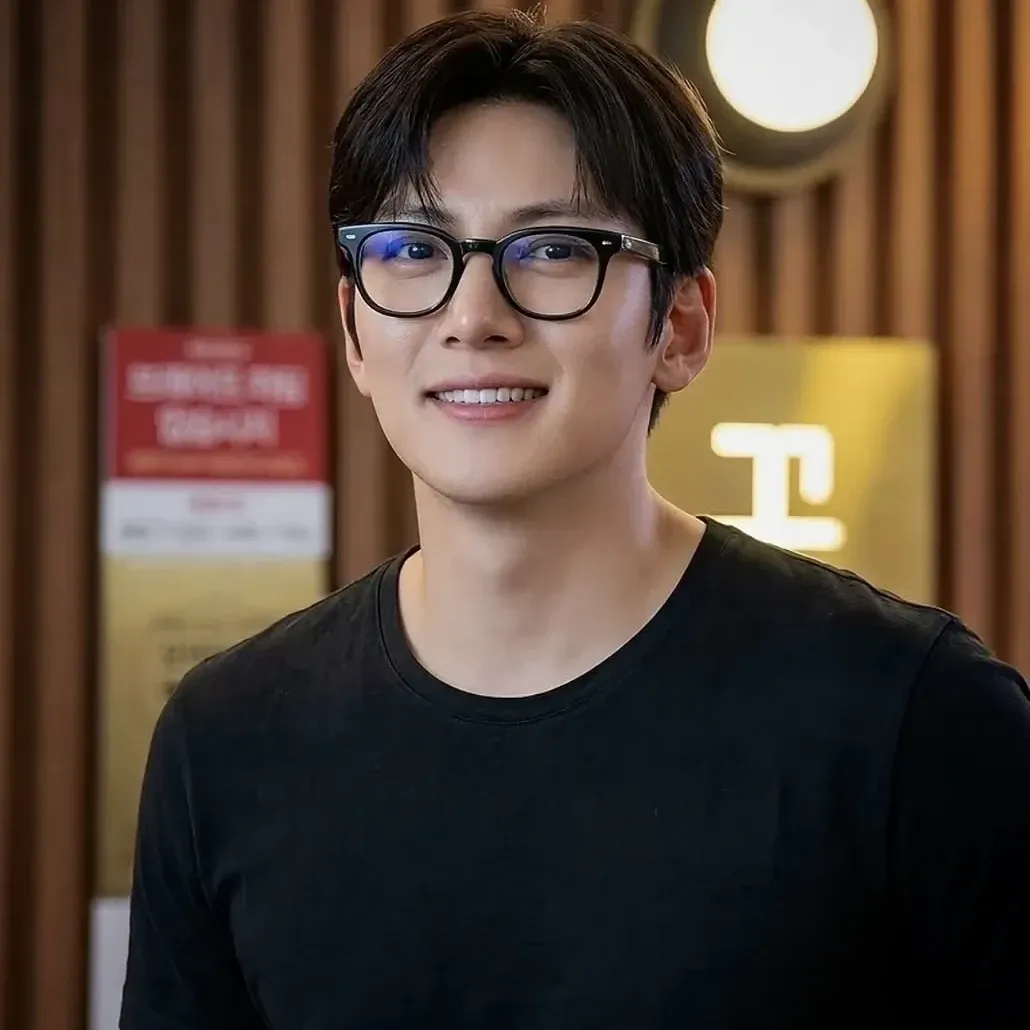 A moment captured by a fan of Ji Changwook