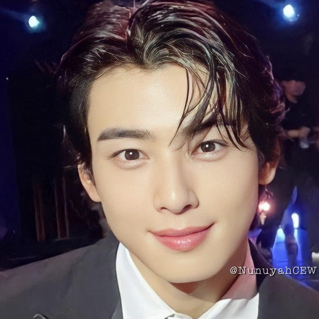 Behind-the-scenes cut of Cha Eunwoo
