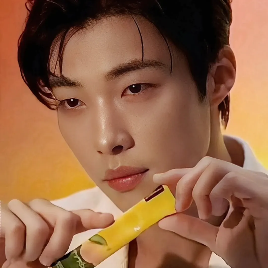 Behind-the-scenes cut of Woo Dohwan