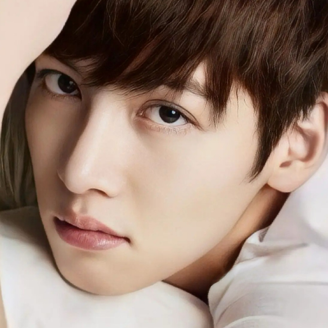 チ・チャンウクの最近の活動ショット