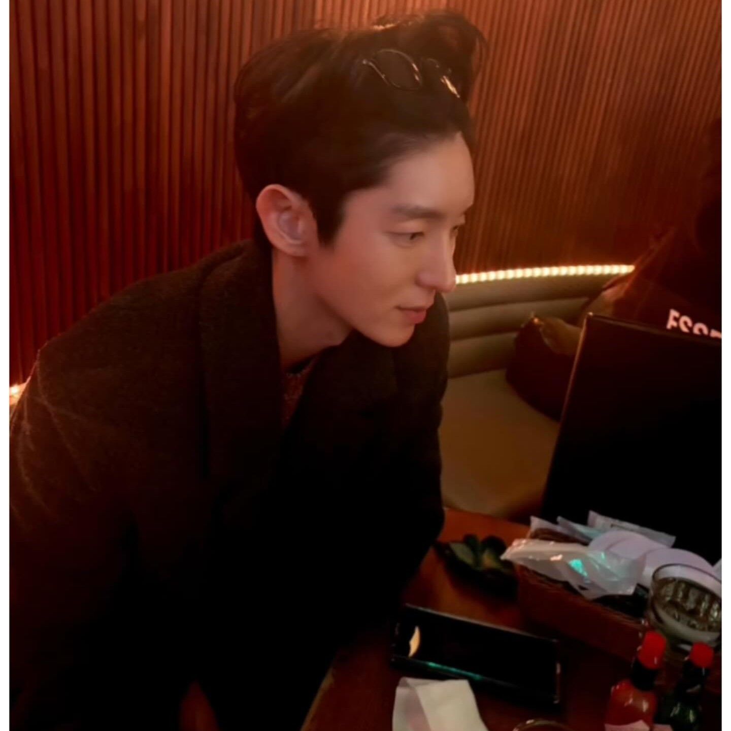 Behind-the-scenes cut of Lee Joongi
