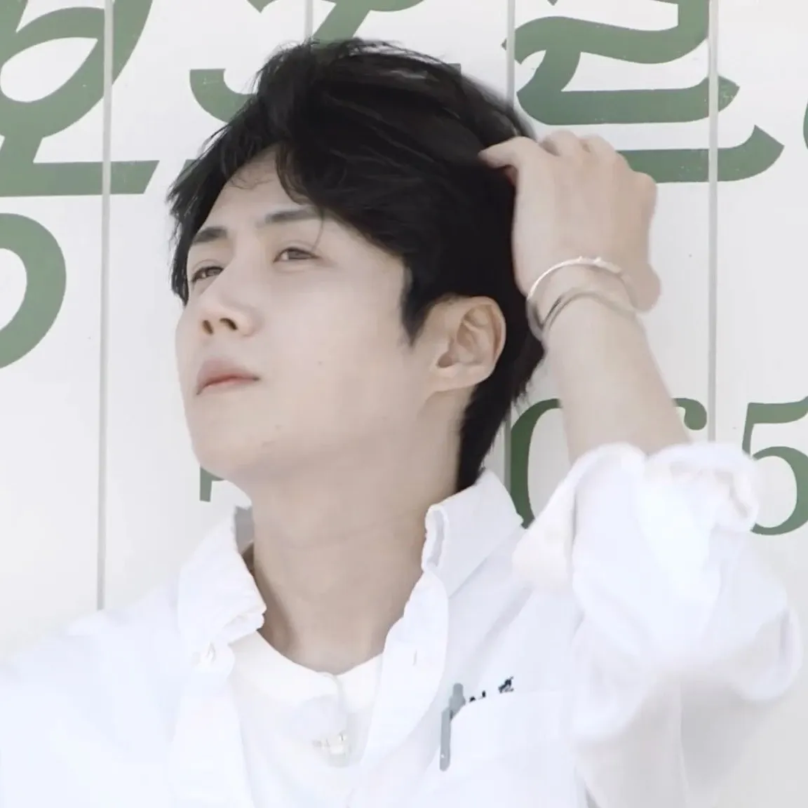 Behind-the-scenes cut of Kim Seonho