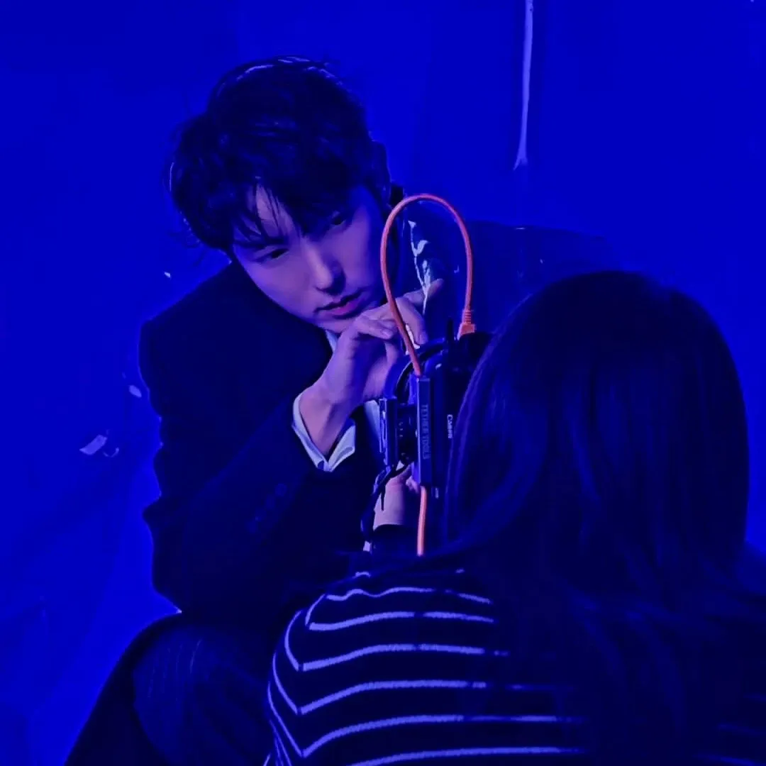 A moment captured by a fan of Lee Joongi