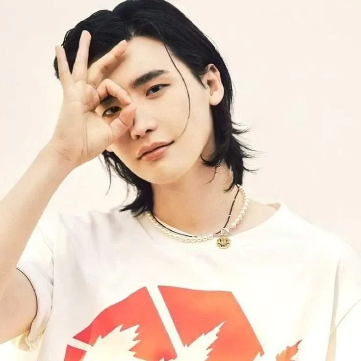 Recent activity shot of Lee Jongsuk