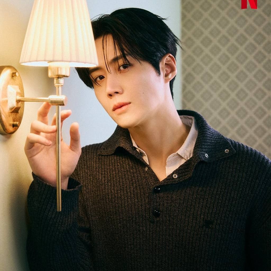 Behind-the-scenes cut of Kim Seonho