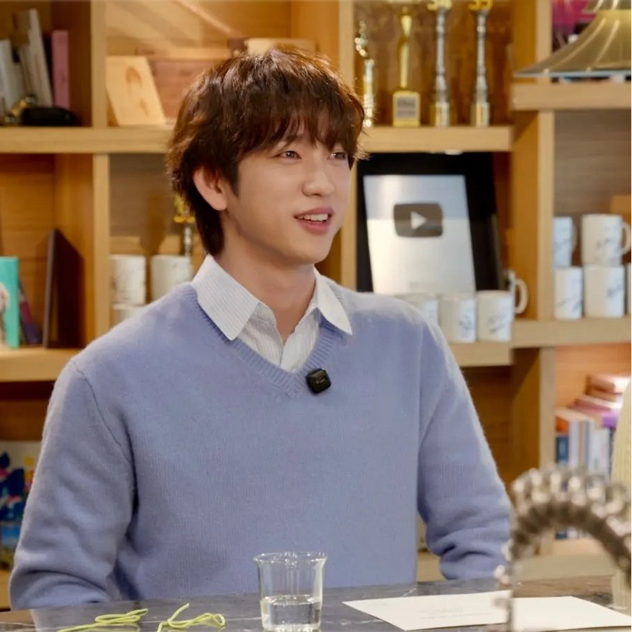 Cuplikan di balik layar dari Park Jinyoung