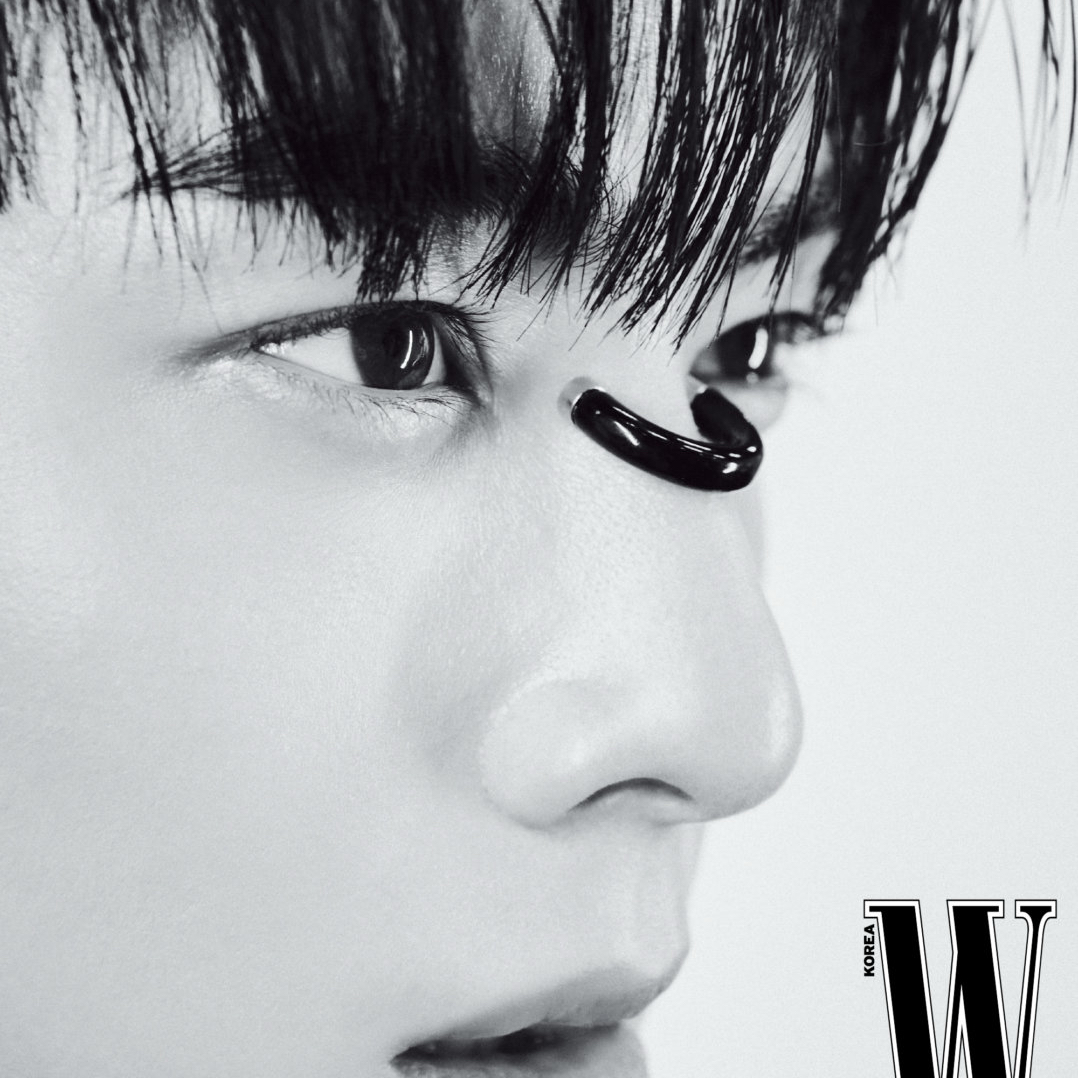 A moment captured by a fan of Cha Eunwoo