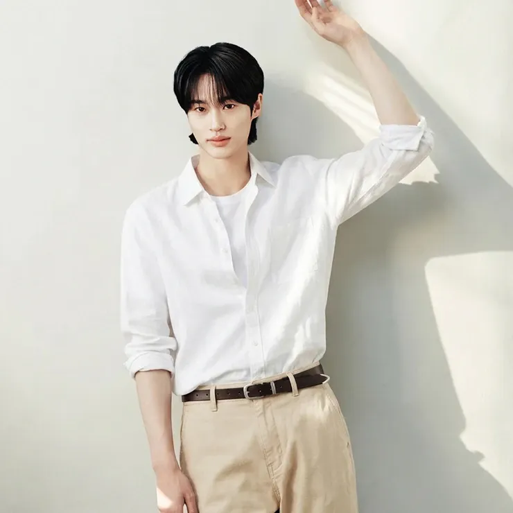 Behind-the-scenes cut of Byeon Wooseok