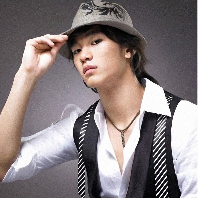 粉丝拍下的金秀贤瞬间