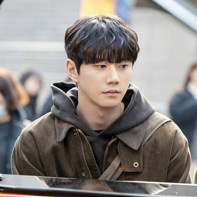 Latest photo of Lee Junyoung