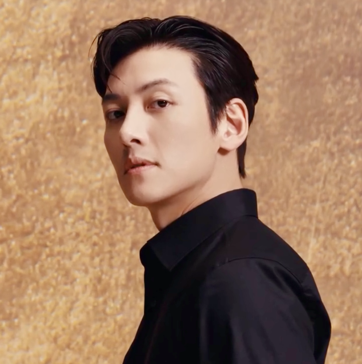 Behind-the-scenes cut of Ji Changwook