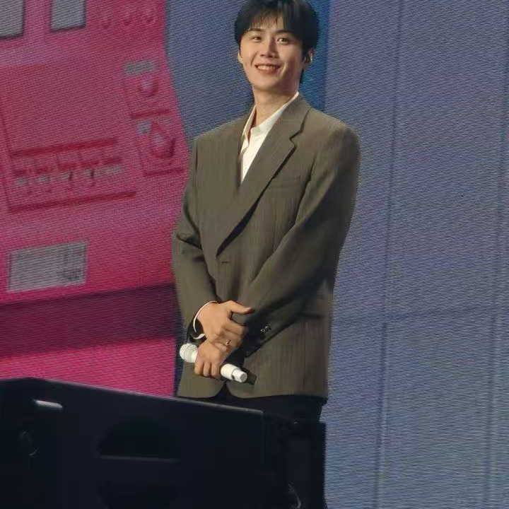 Latest photo of Kim Seonho