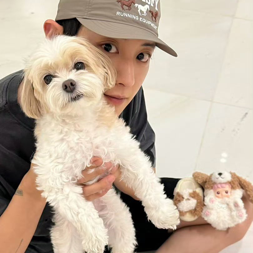 Recent activity shot of Chanyeol