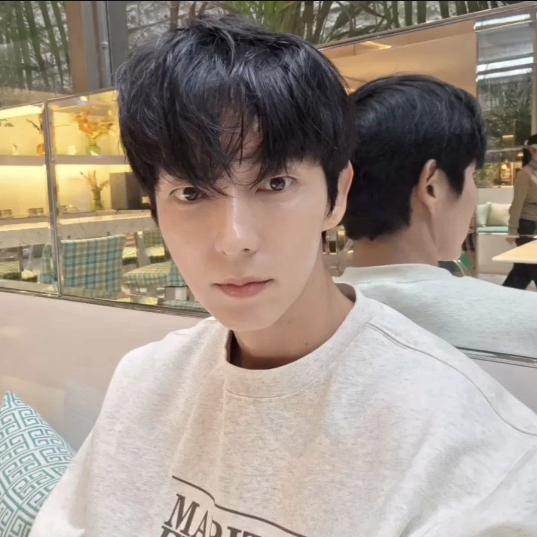 A moment captured by a fan of Lee Joongi