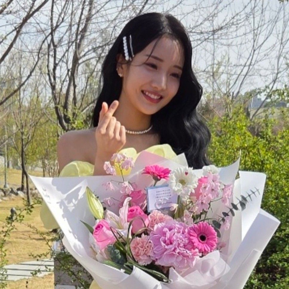 Behind-the-scenes cut of Kim Soyeon (2004)