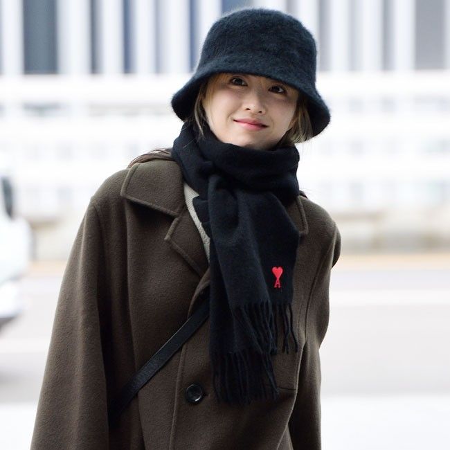 Behind-the-scenes cut of Park Boyoung