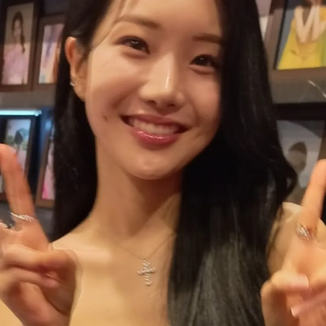 A moment captured by a fan of Kim Soyeon (2004)