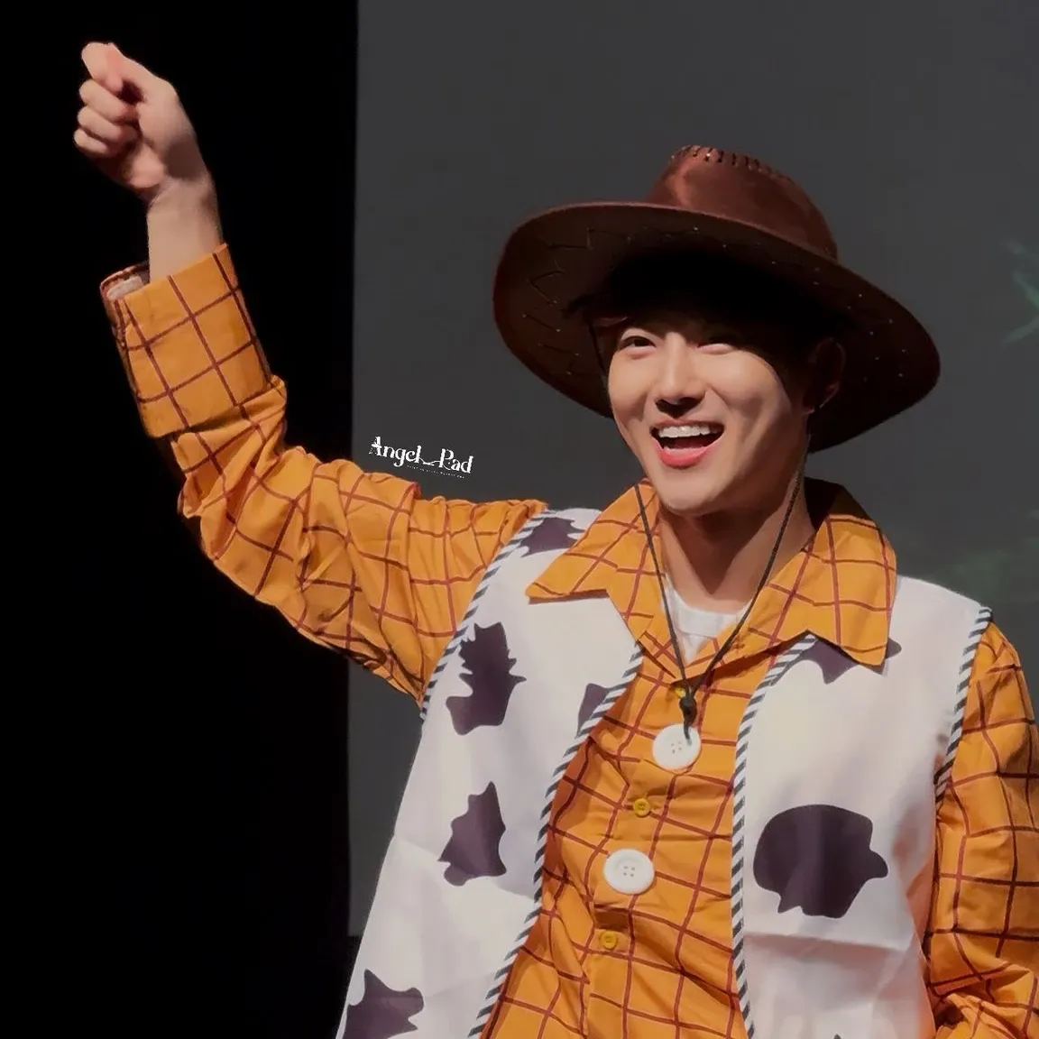 Recent activity shot of Suho
