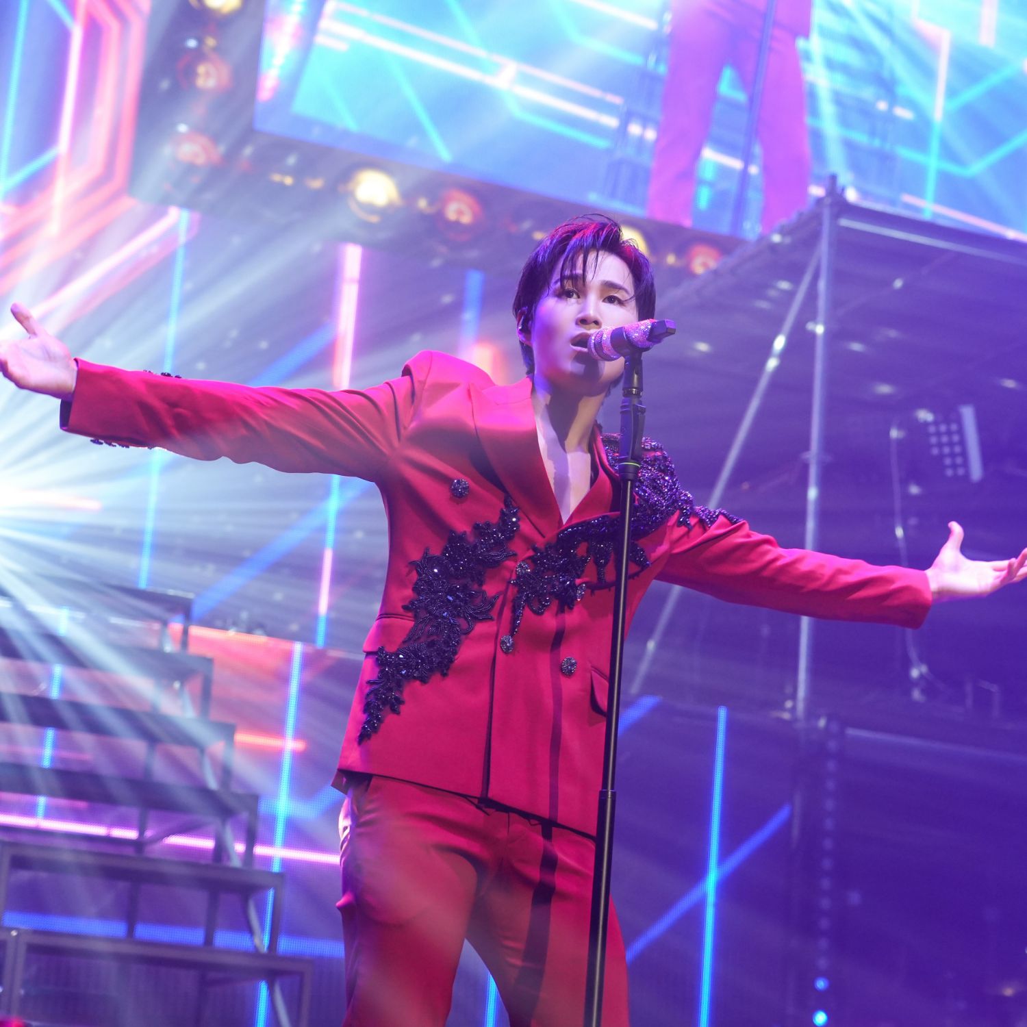 김희재의 비하인드 컷