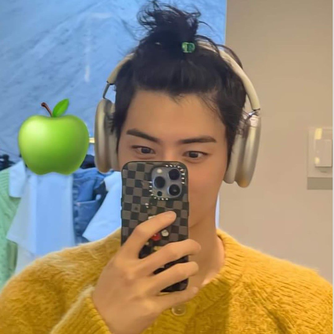 Latest photo of Cha Eunwoo