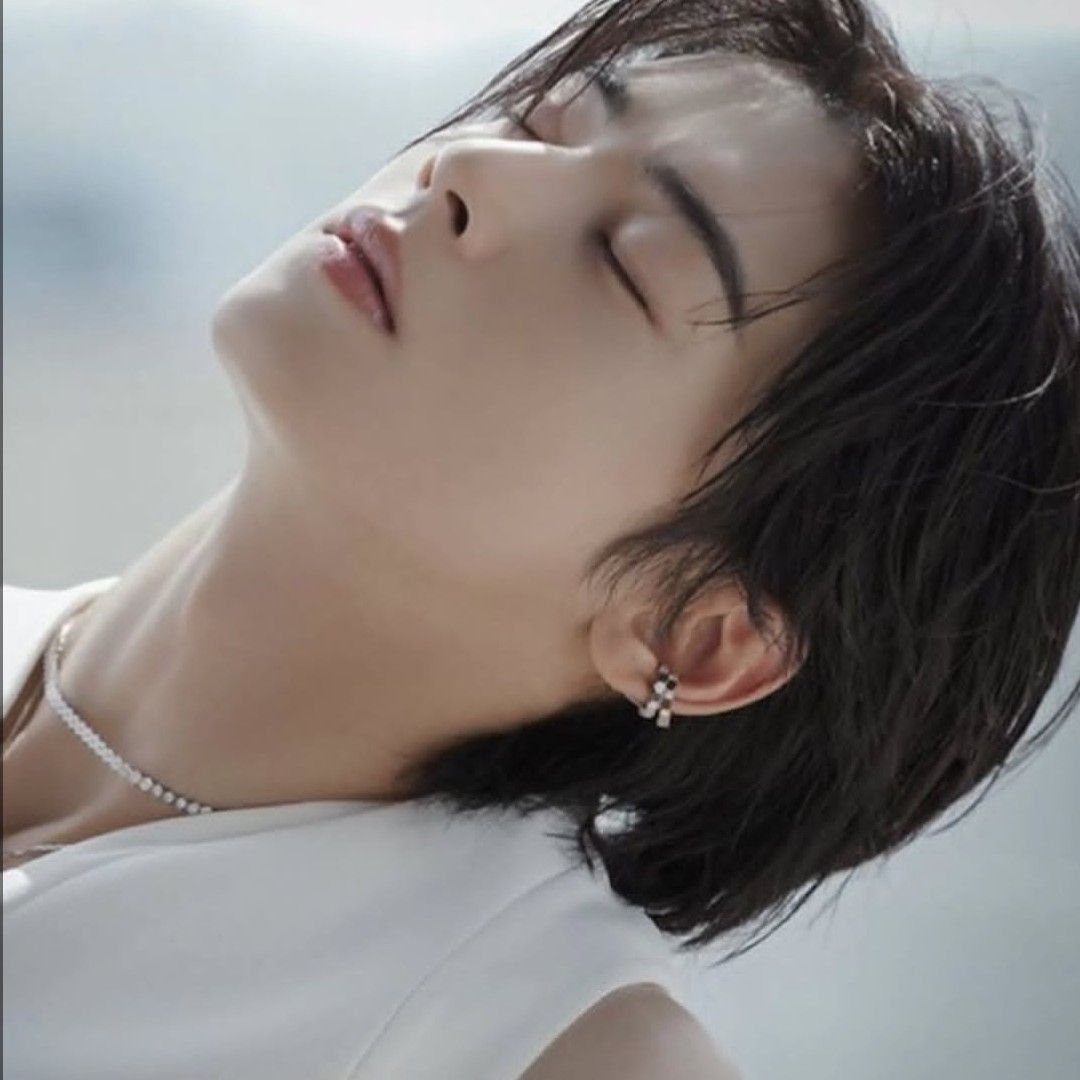 Recent activity shot of Cha Eunwoo