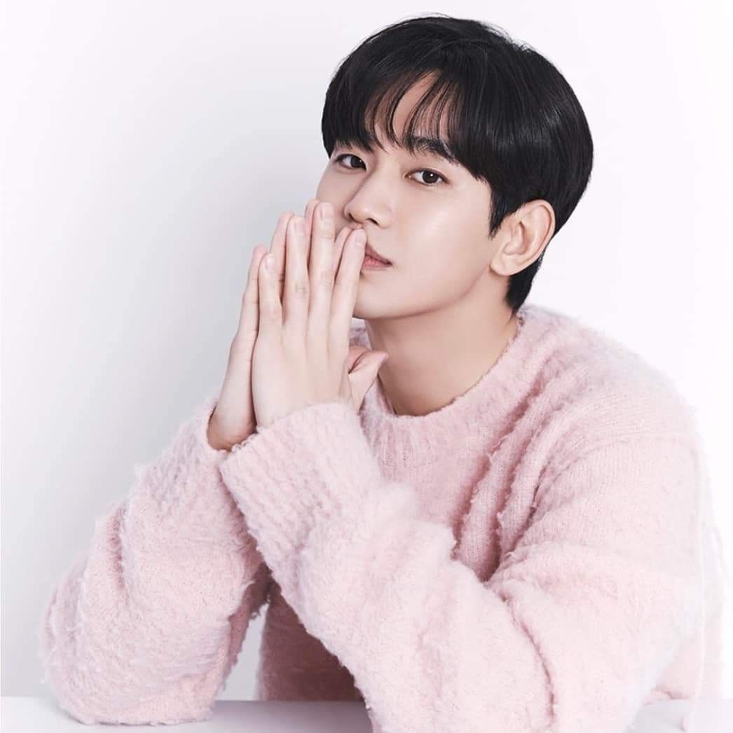 Foto kegiatan terbaru dari Kim Soohyun