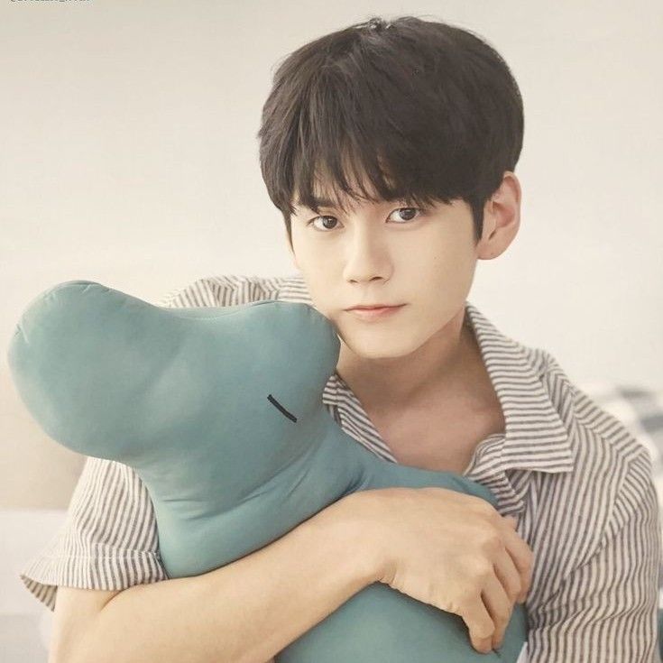 Foto terbaru dari Ong Seongwu