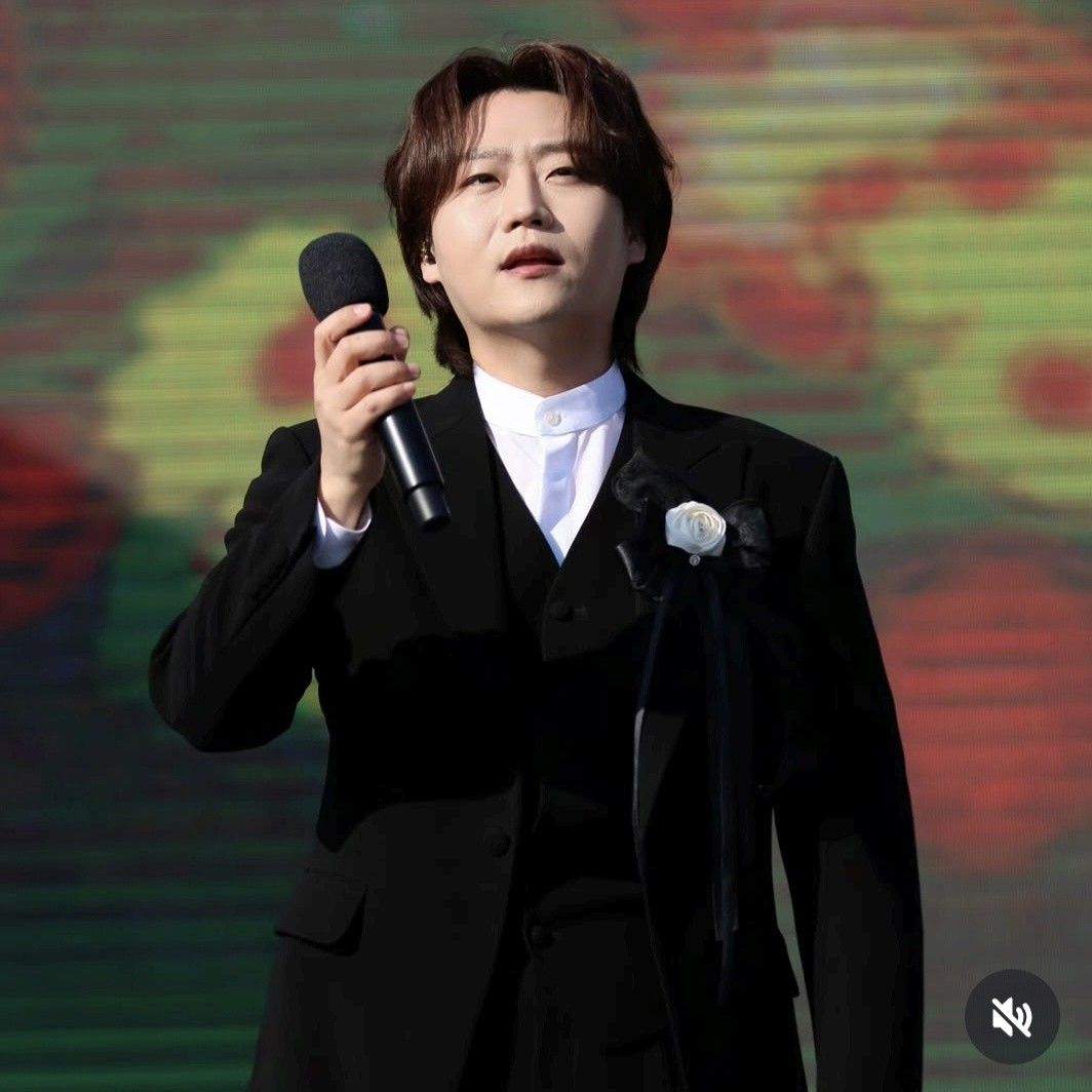 A moment captured by a fan of Min Soohyun