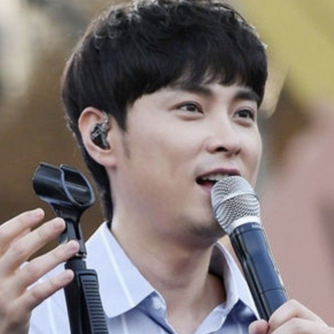 粉絲拍下的閔庚勳瞬間