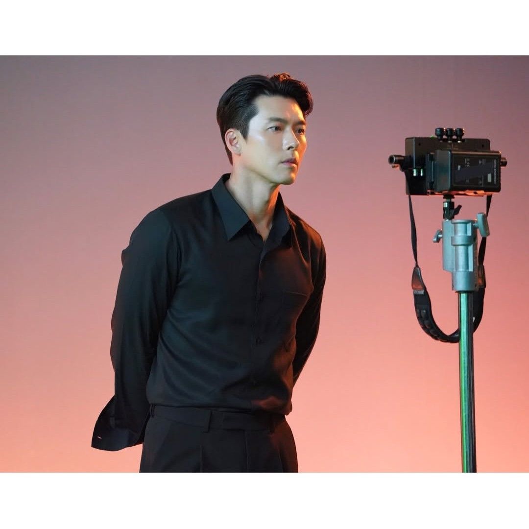 Cuplikan di balik layar dari Hyun Bin