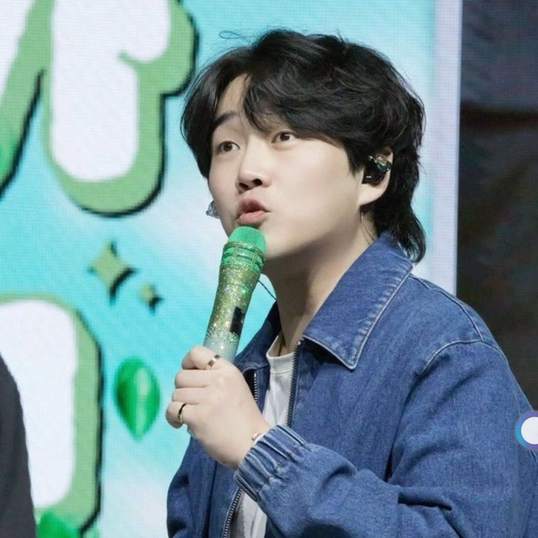 Recent activity shot of Hwang Youngwoong