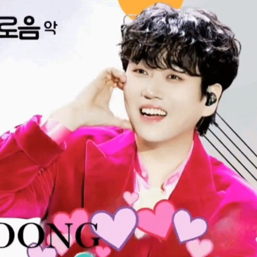 Foto terbaru dari Hwang Youngwoong