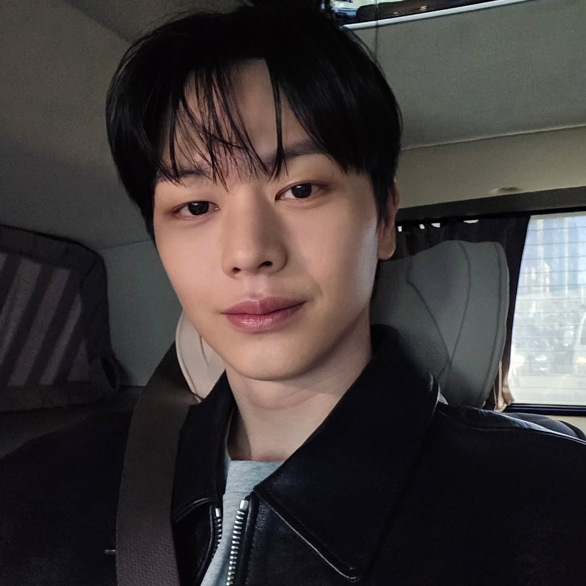 A moment captured by a fan of Yook Sungjae