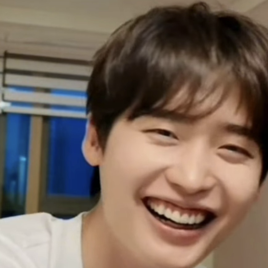 Cuplikan di balik layar dari Lee Jongsuk