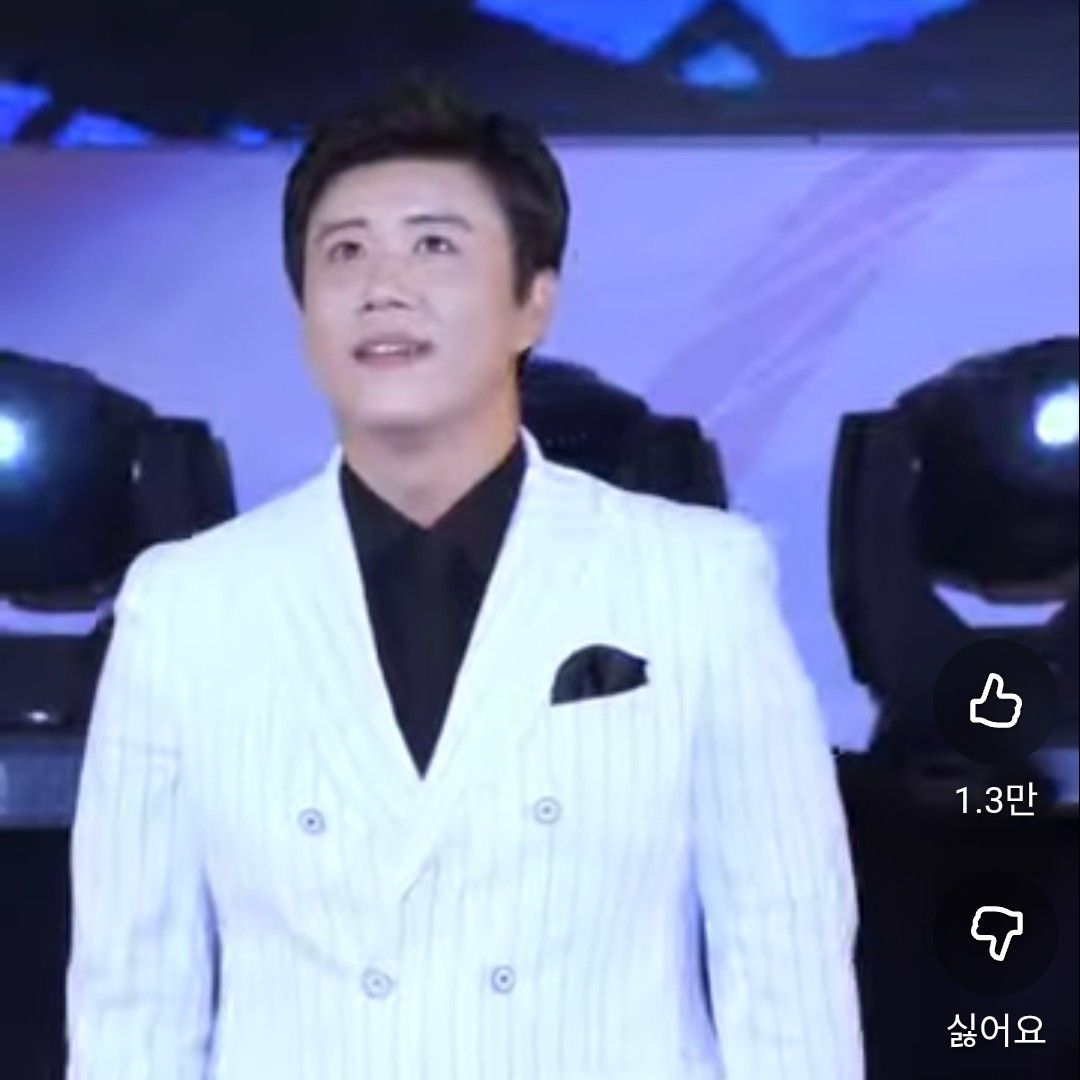 チン・ヘソンのビハインドカット