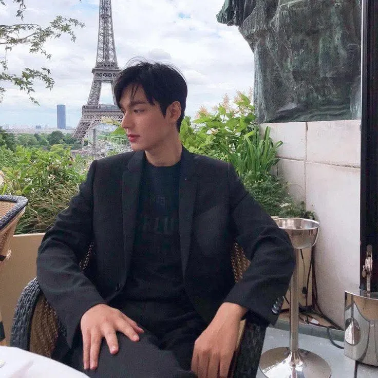 Behind-the-scenes cut of Lee Minho