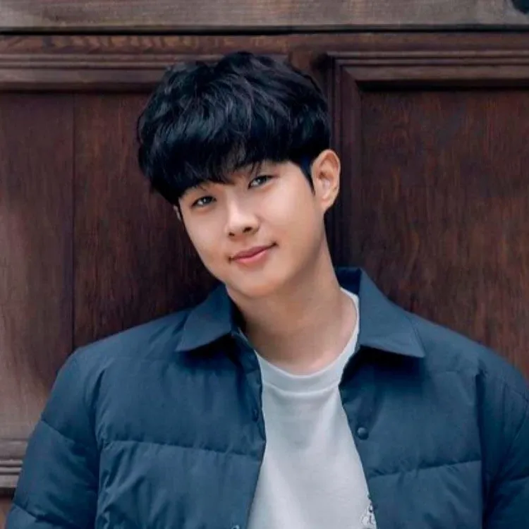 Recent activity shot of Choi Wooshik